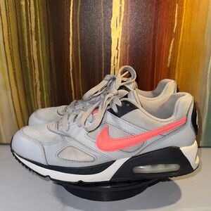 Nike Air Max Ivo Youth Sneaker - Size 4.5Y